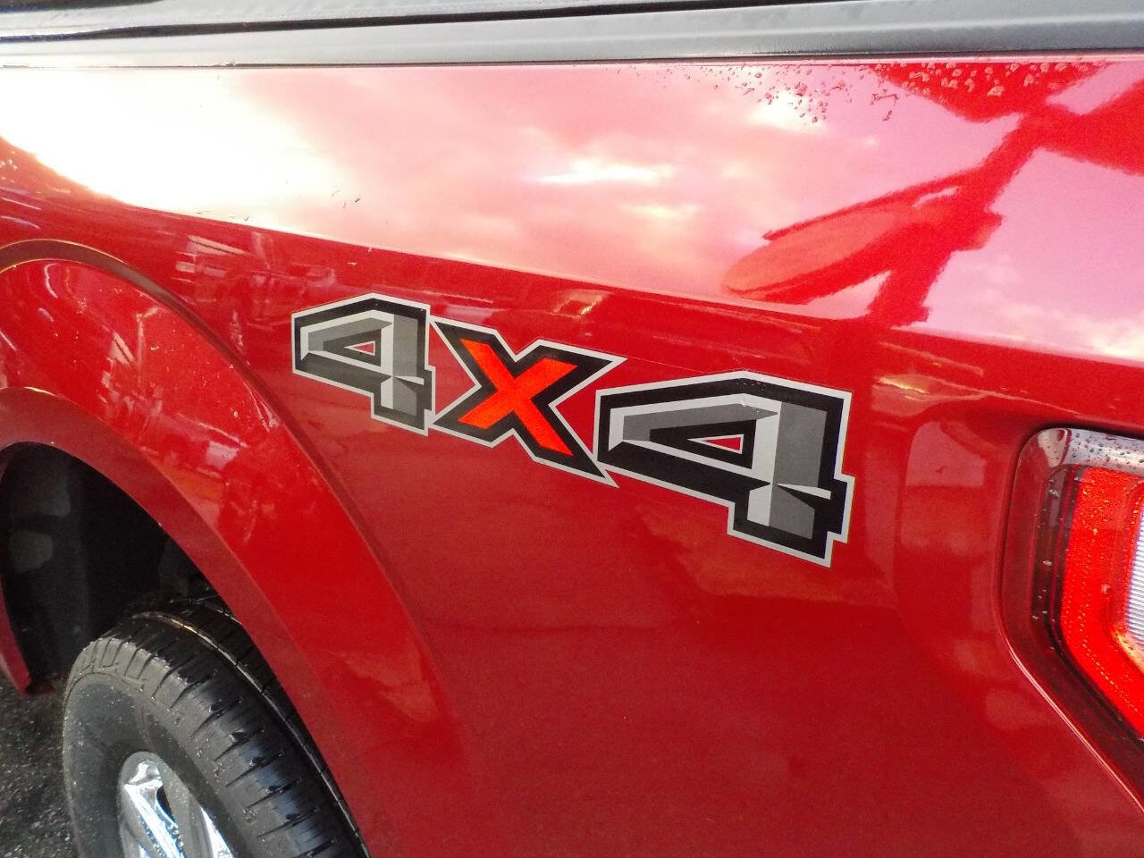 Used 2019 Ford F150 XLT w/ Equipment Group 302A Luxury image 9