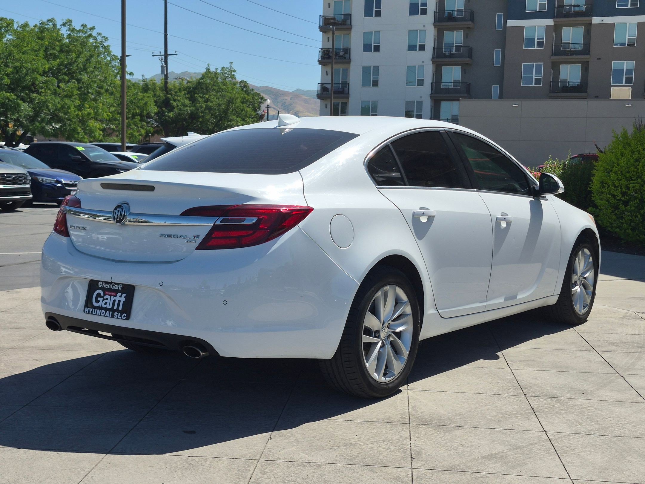 Used 2015 Buick Regal Premium w/ Experience Buick Package AWD/4WD image 4