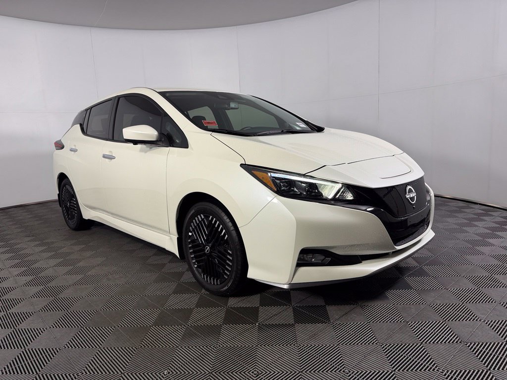 Used 2025 Nissan Leaf SV Plus FWD image 4