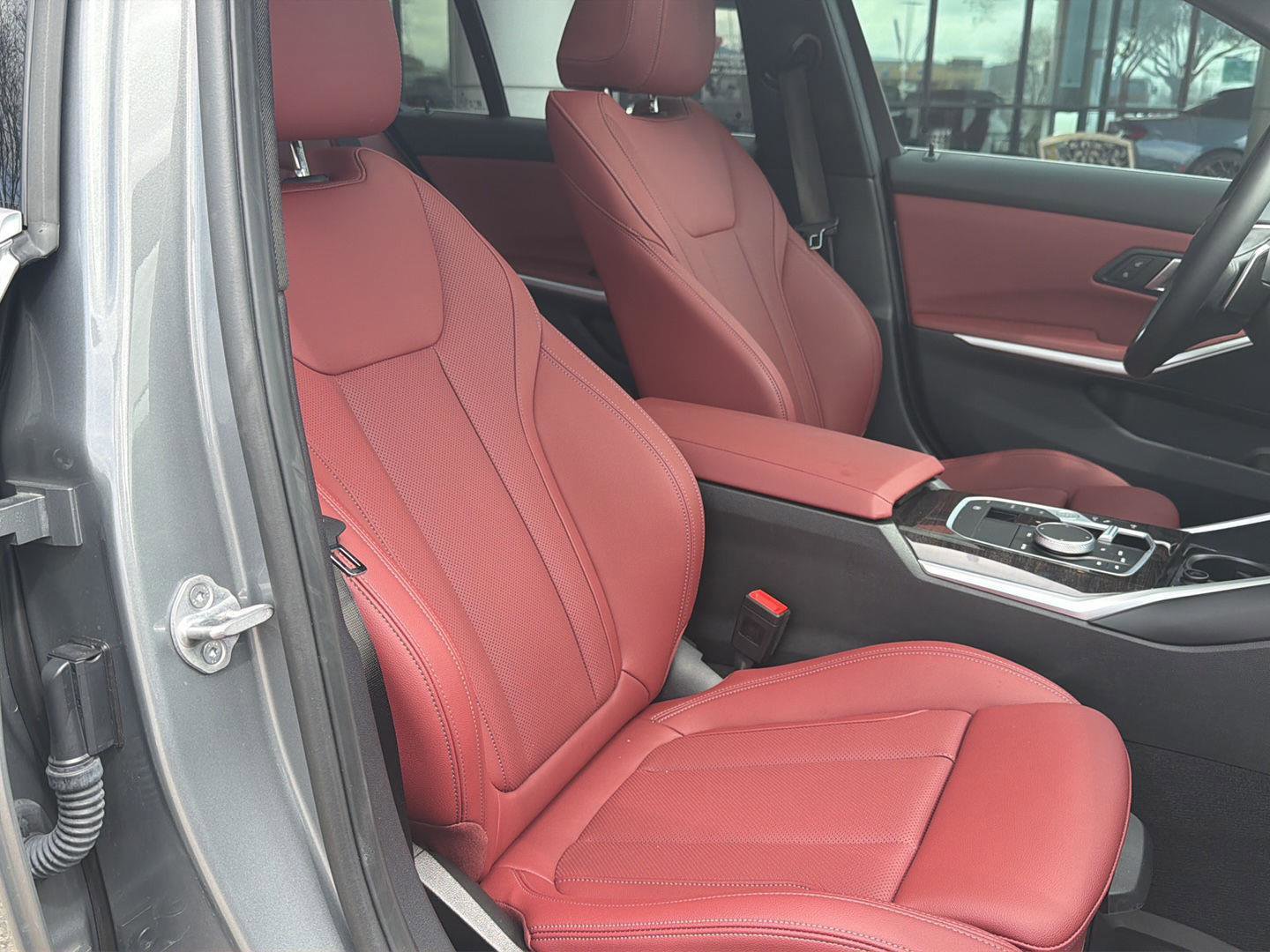 Used 2024 BMW 330i Sedan w/ Convenience Package image 15