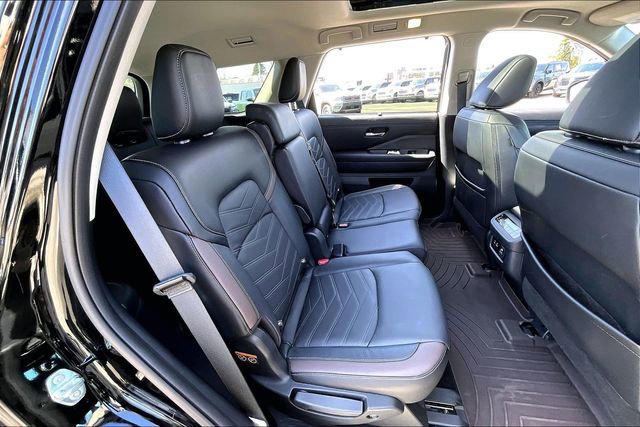 Certified 2025 Nissan Pathfinder Platinum w/ Cargo Package image 22