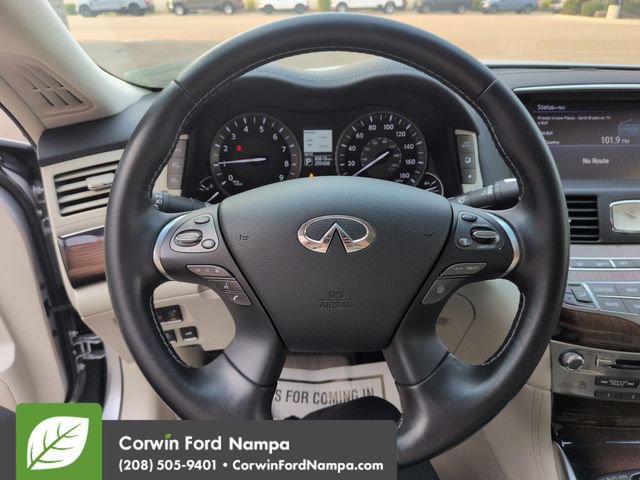 Used 2016 INFINITI Q70 3.7 w/ Deluxe Touring Package AWD/4WD image 14
