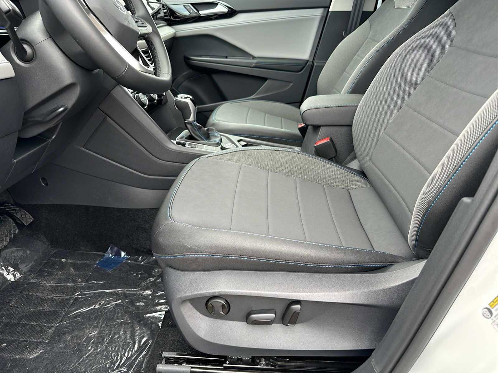 Certified 2024 Volkswagen Taos SE image 23