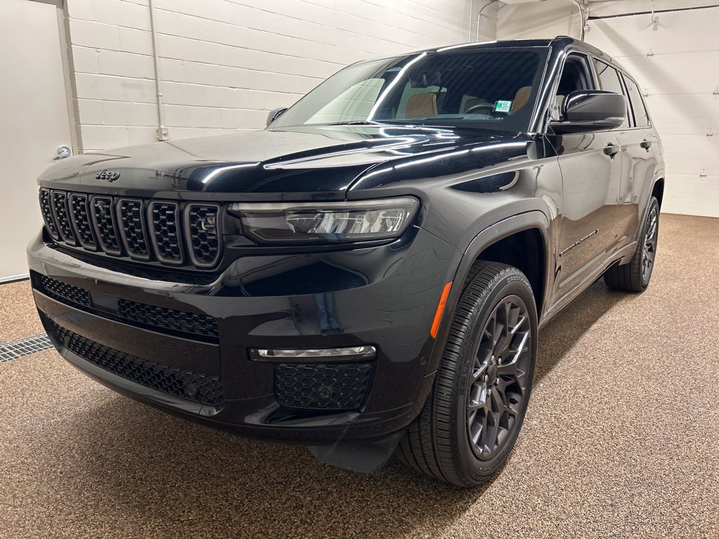 Used 2023 Jeep Grand Cherokee L Summit AWD/4WD image 6