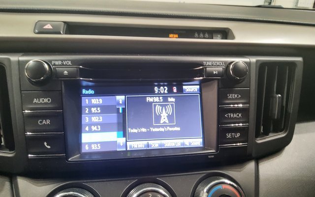 Used 2018 Toyota RAV4 LE image 34