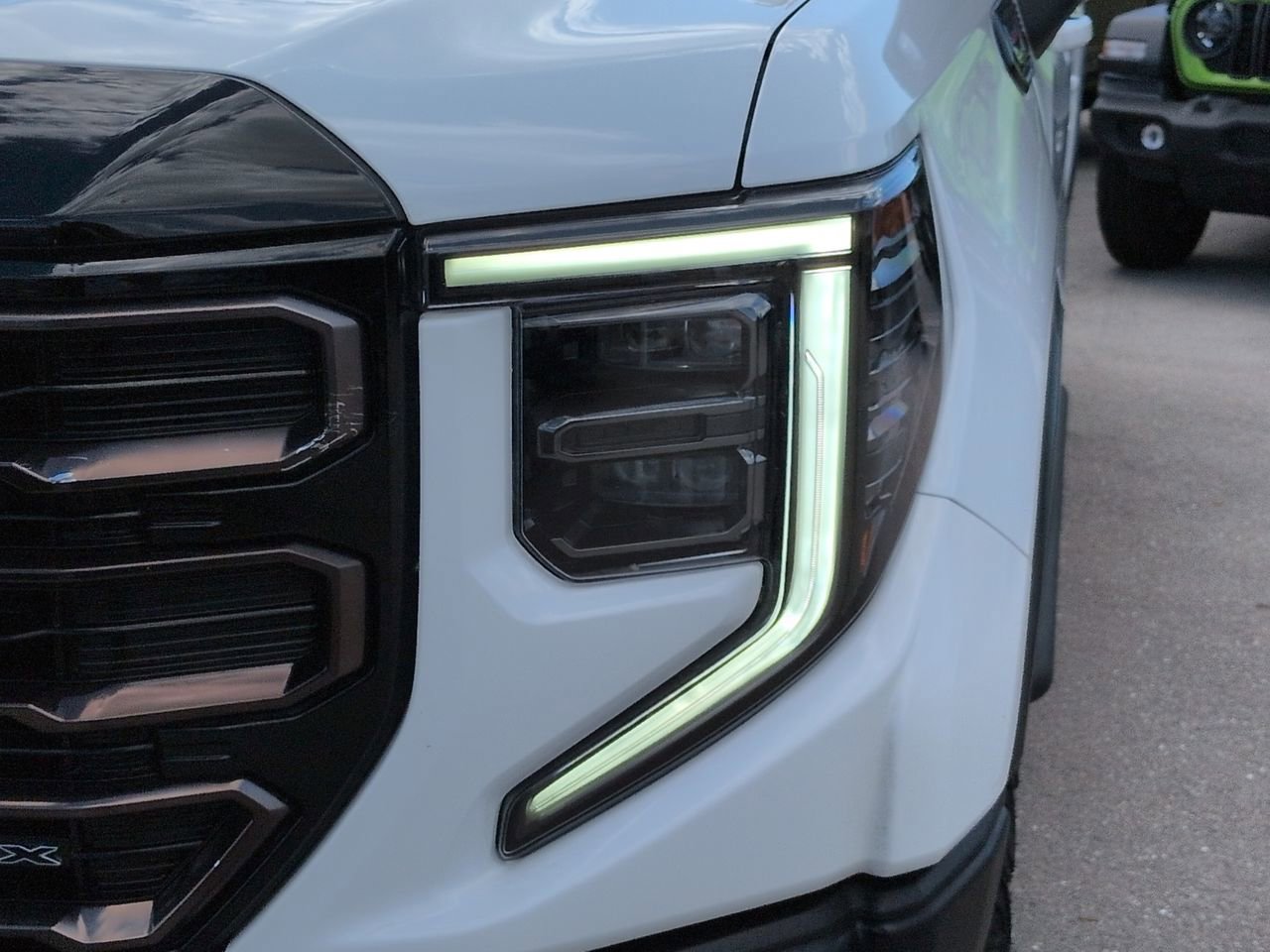 Used 2024 GMC Sierra 1500 AT4X AWD/4WD image 10