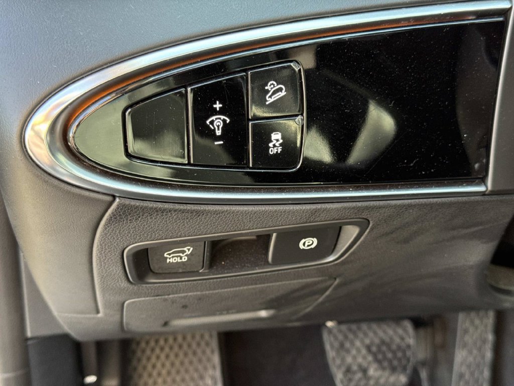 Used 2023 Genesis Electrified GV70 AWD/4WD image 29