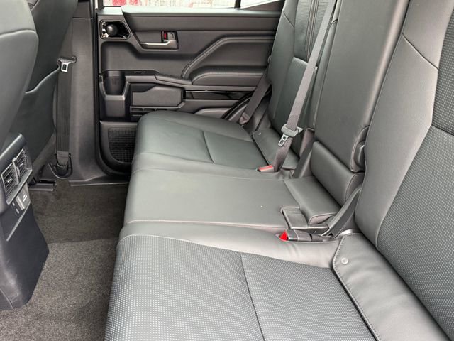 Used 2025 Toyota 4Runner Limited AWD/4WD image 27