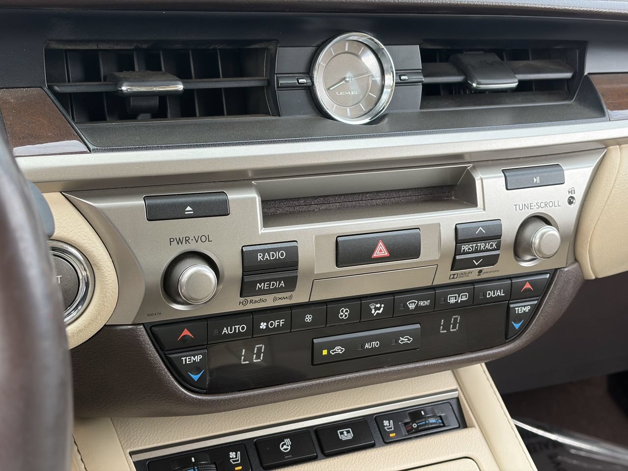 Used 2016 Lexus ES 350 w/ Luxury Package w/Wood Trim FWD image 28