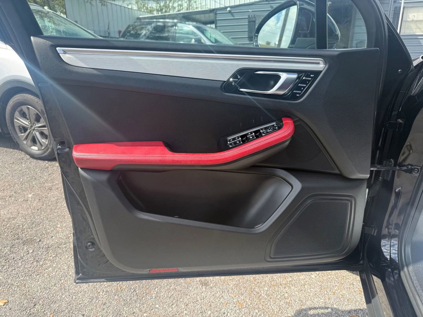 Used 2016 Porsche Macan S image 17