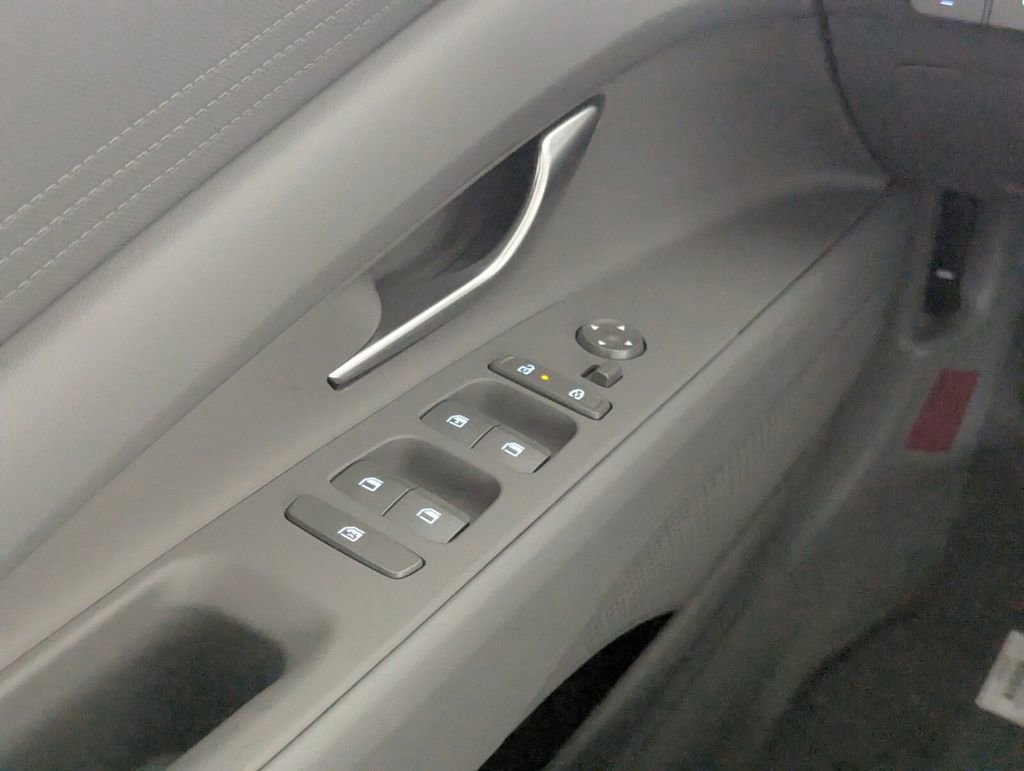 New 2026 Hyundai Elantra SE FWD image 15