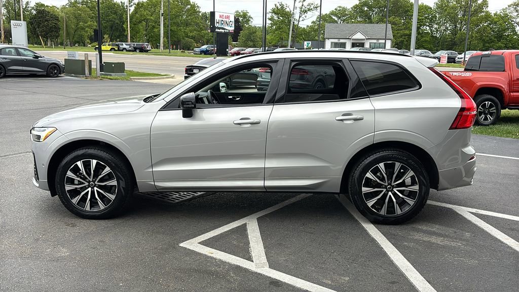 Certified 2025 Volvo XC60 B5 Plus AWD/4WD image 3
