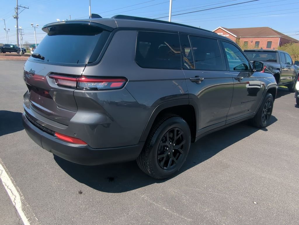 Used 2025 Jeep Grand Cherokee L Laredo AWD/4WD image 8