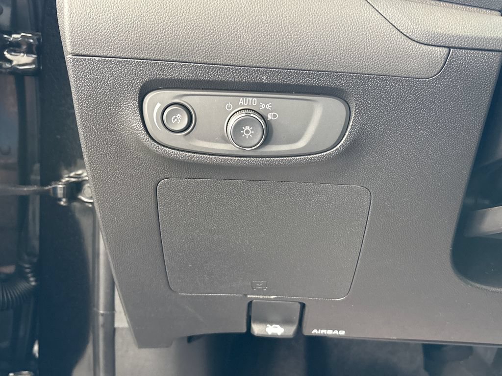 Used 2025 Buick Encore GX Preferred FWD image 40
