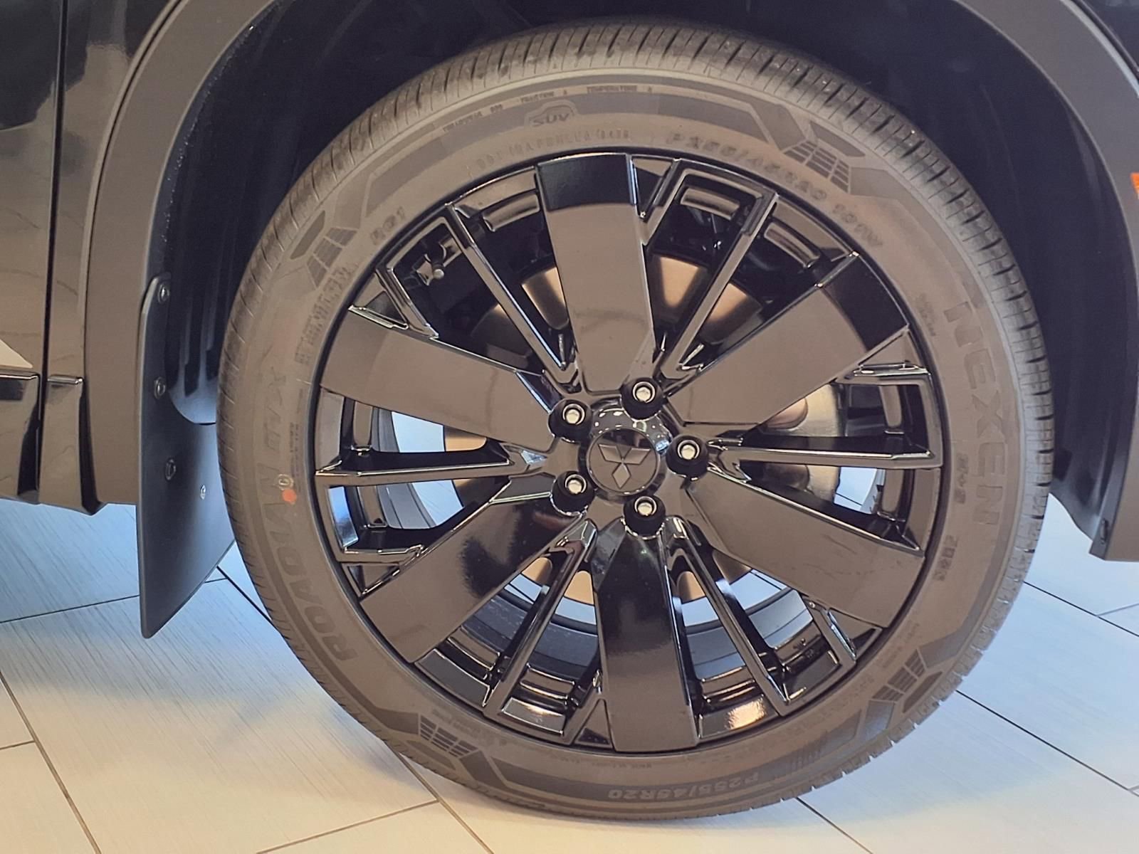 New 2026 Mitsubishi Outlander AWD image 30