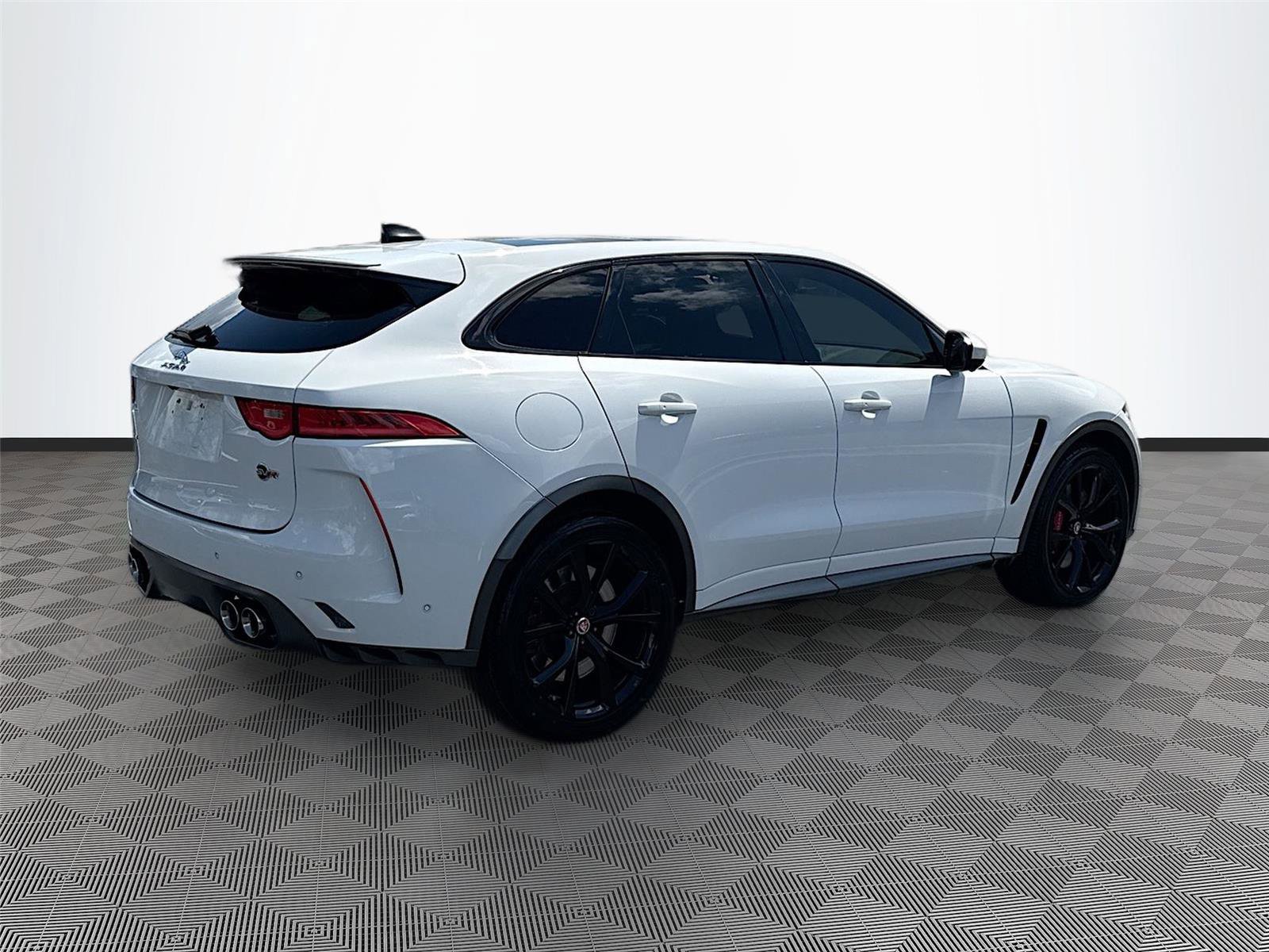 Used 2020 Jaguar F-PACE SVR image 7