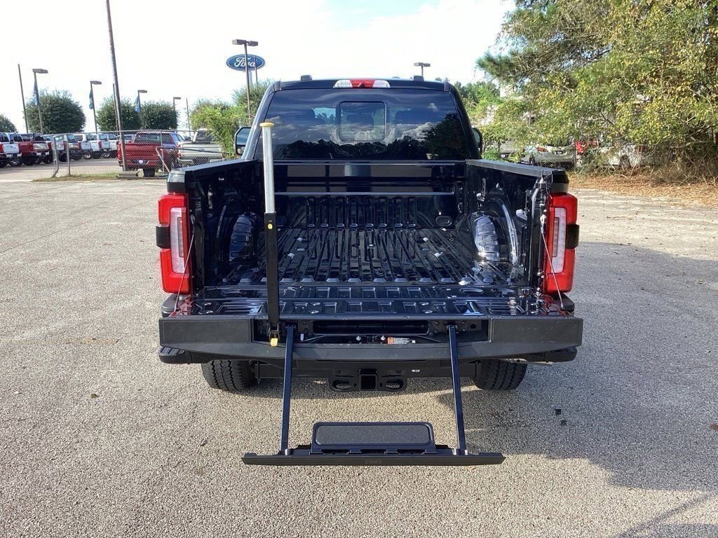 New 2026 Ford F250 Platinum w/ FX4 Off-Road Package image 10