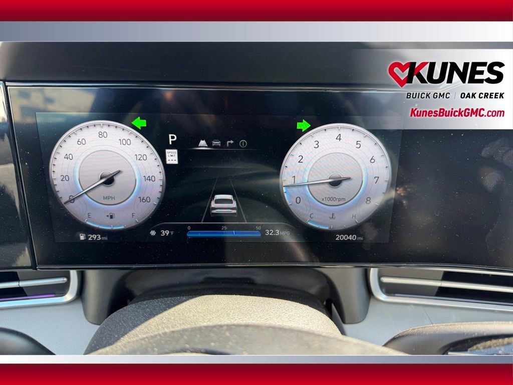 Used 2025 Hyundai Elantra Limited image 12