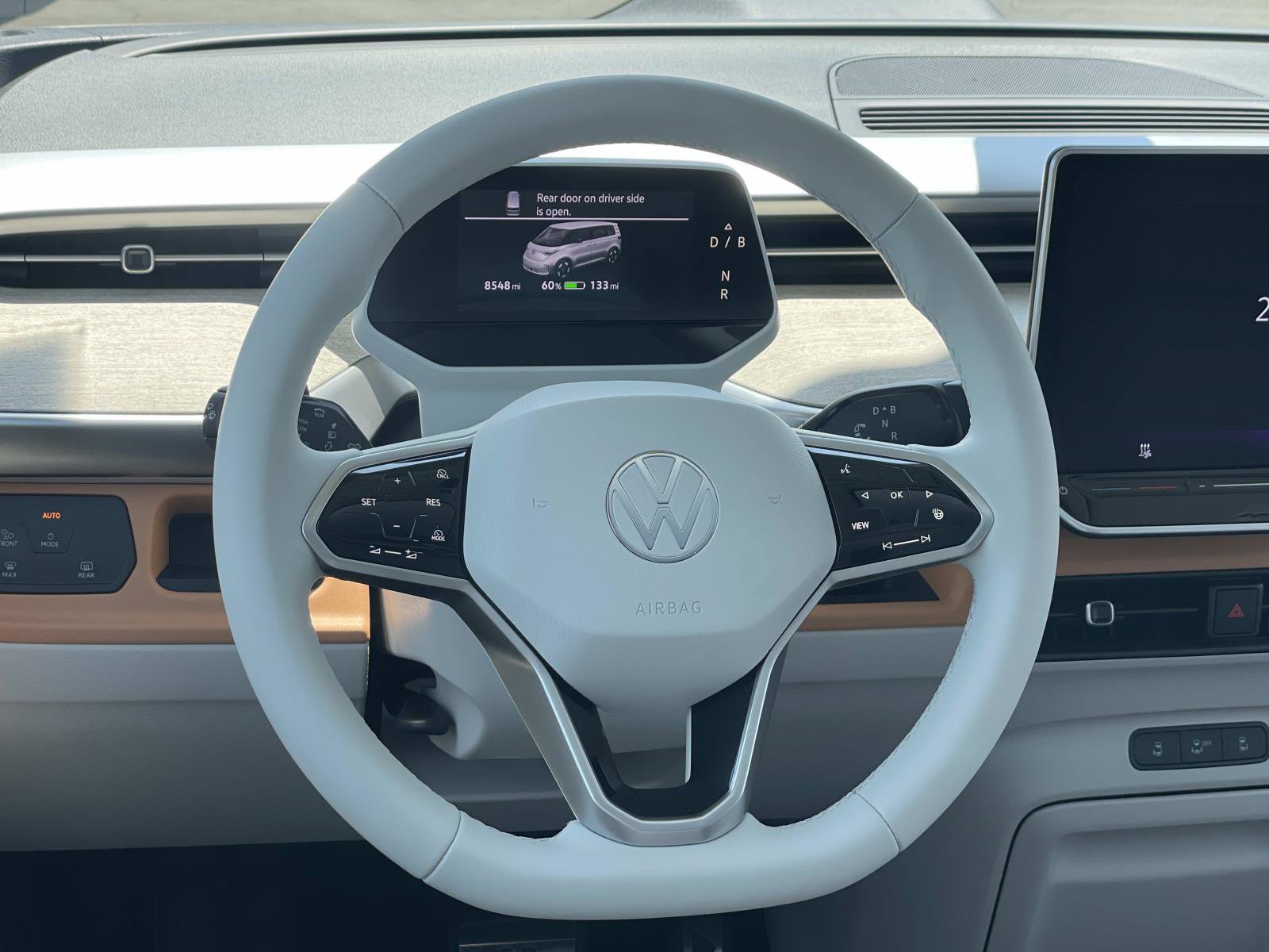 Certified 2025 Volkswagen ID. Buzz 1st Edition RWD image 9
