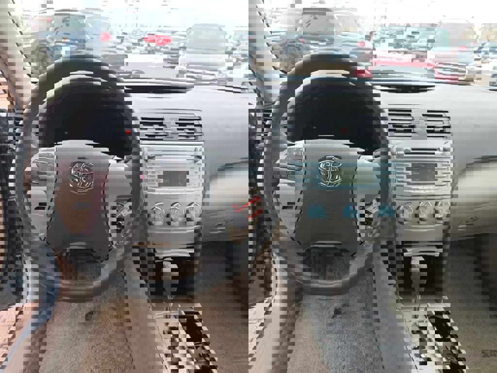 Used 2009 Toyota Camry LE image 14