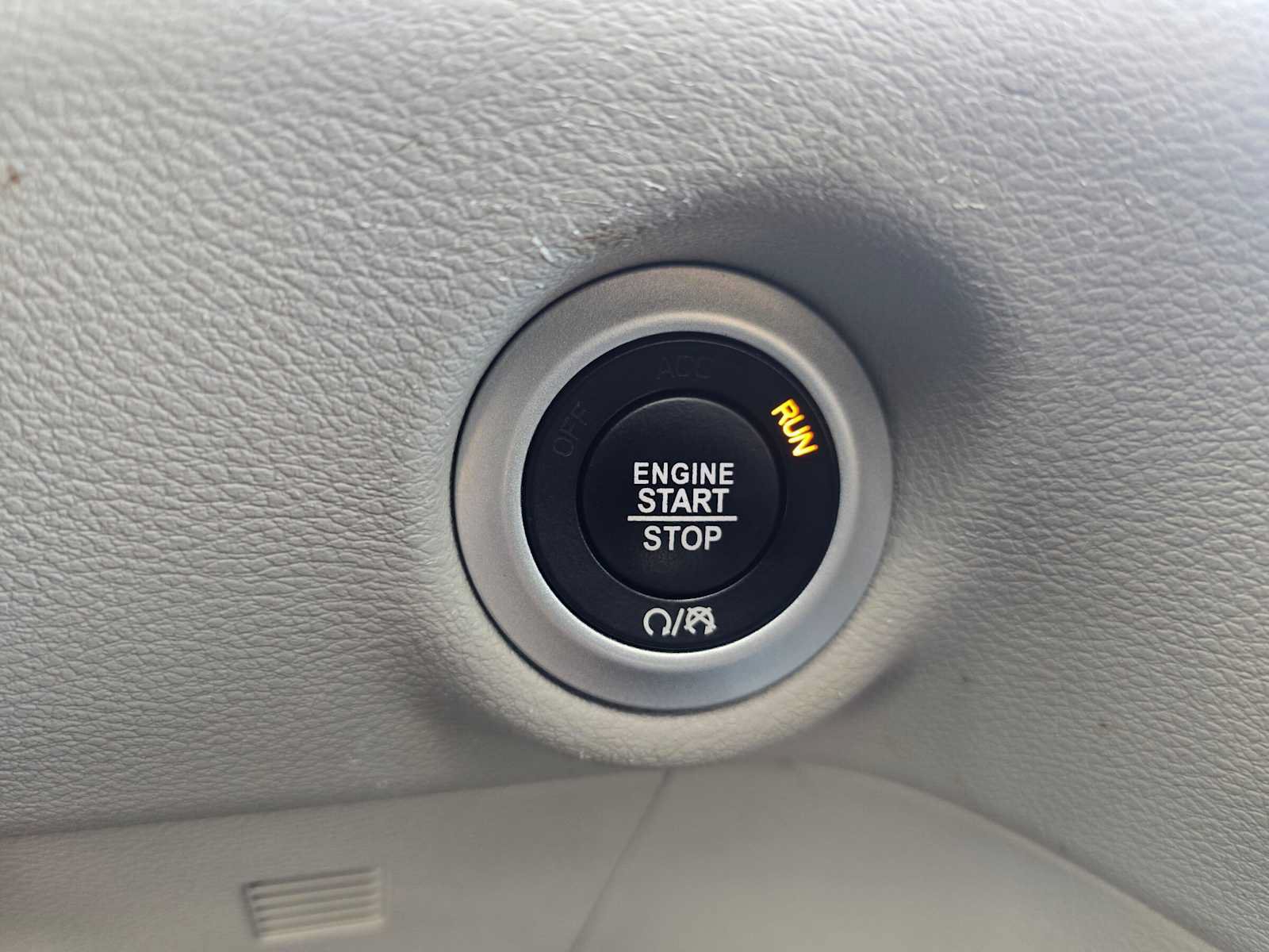 Used 2023 Chrysler Voyager LX FWD image 31