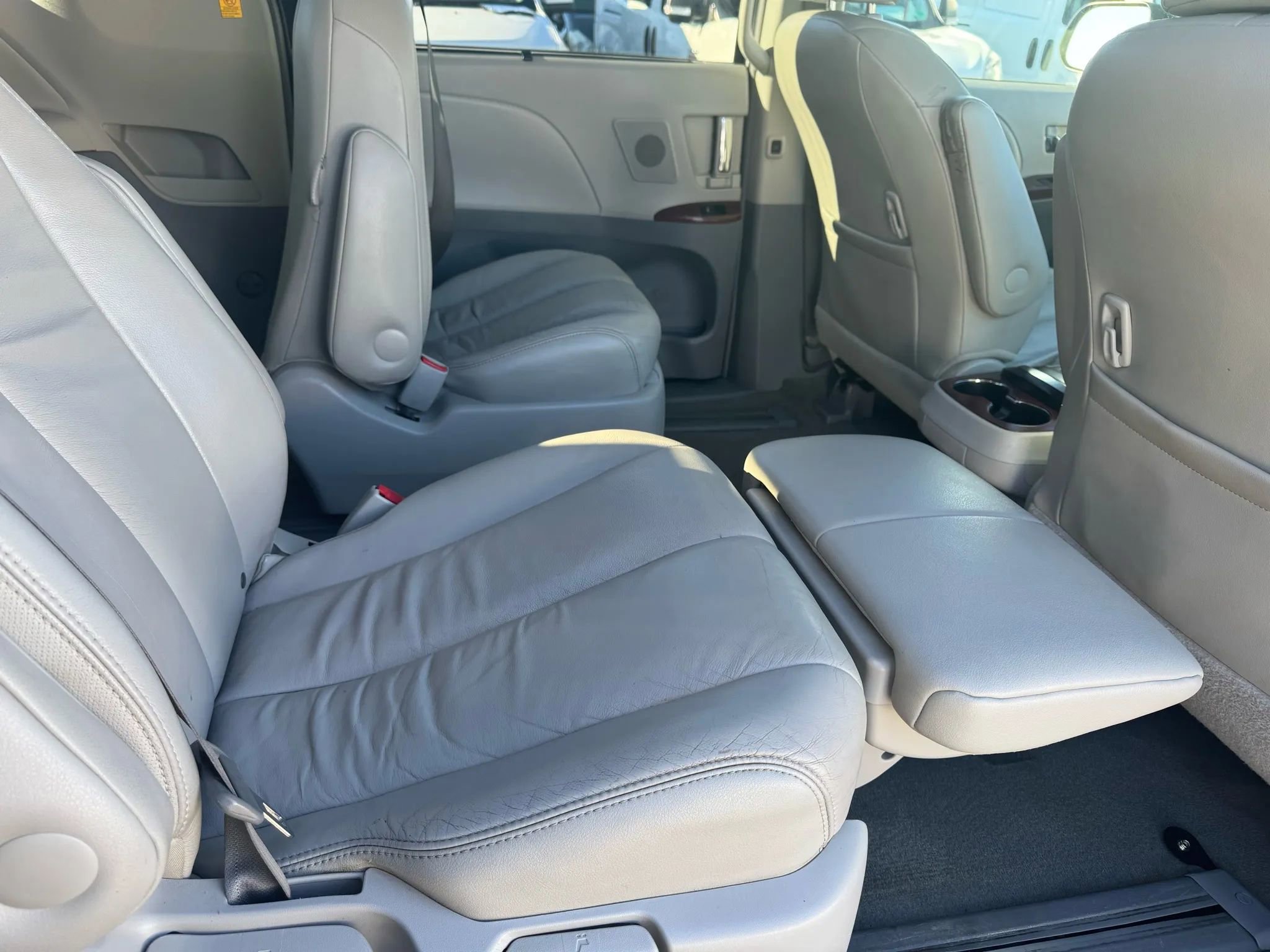 Used 2012 Toyota Sienna Limited image 64