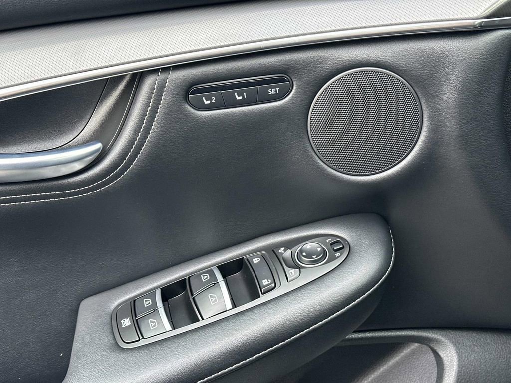 Certified 2025 INFINITI QX55 Luxe w/ Cargo Package image 25