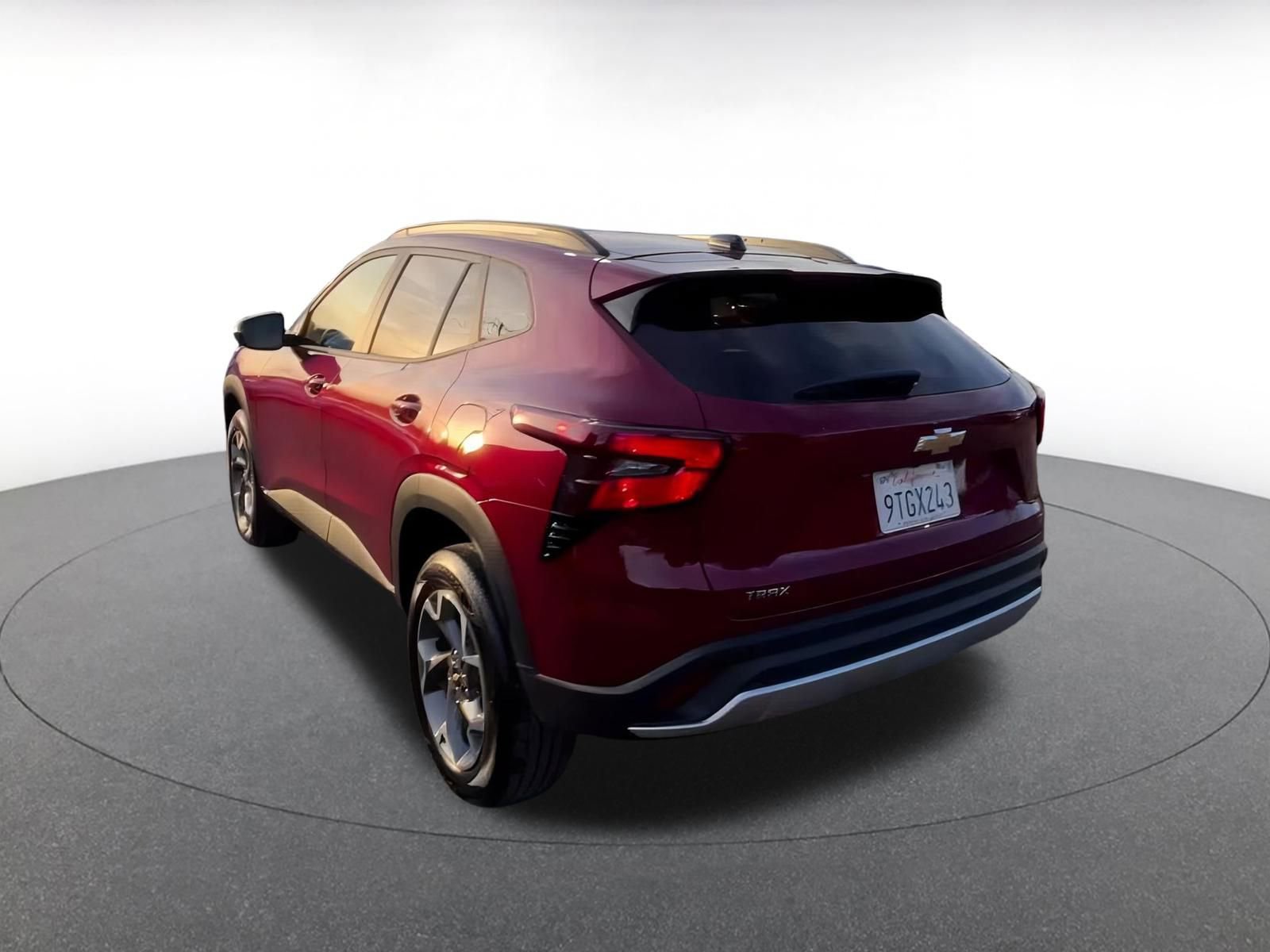 Used 2025 Chevrolet Trax LT w/ LT Convenience Package image 11