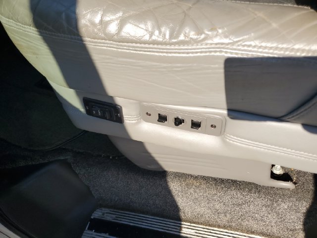 Used 2010 Chevrolet Express 3500 LT w/ LT Preferred Equipment Group RWD image 18
