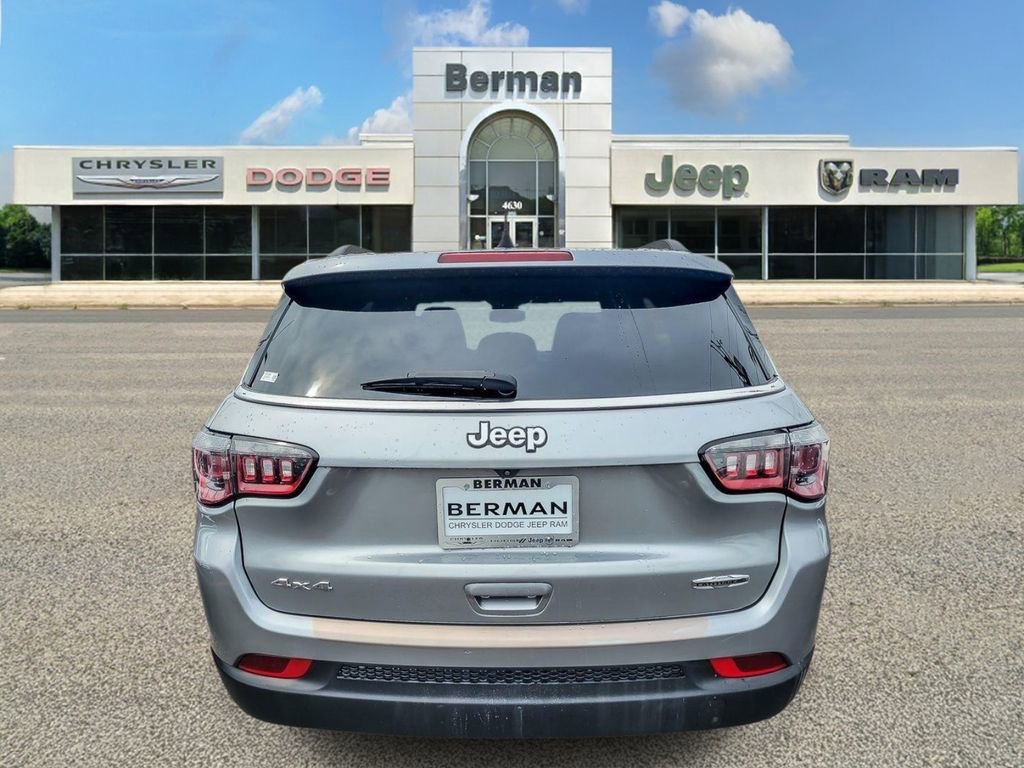 Used 2023 Jeep Compass Latitude image 6