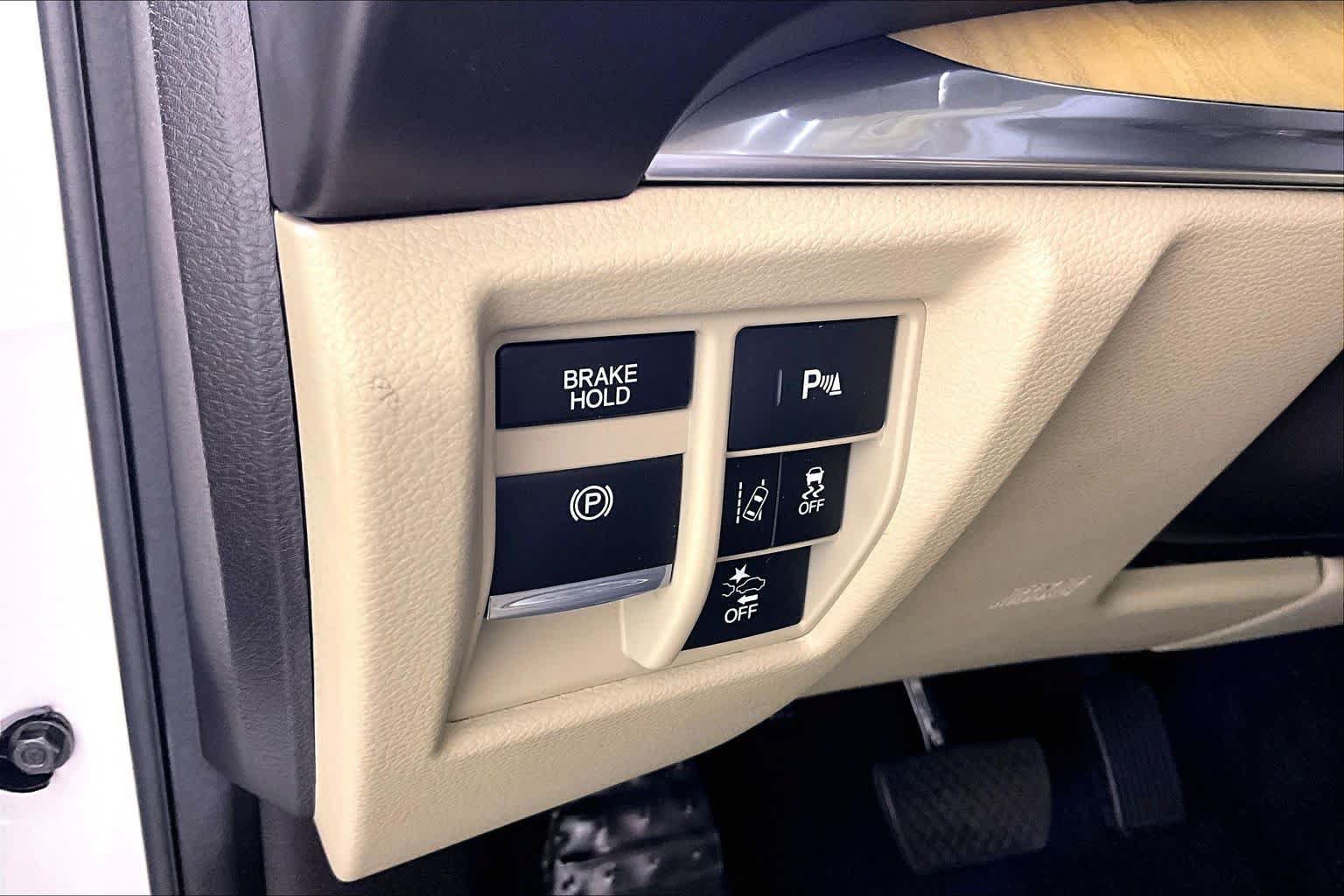 Used 2020 Acura MDX w/ Technology Package FWD image 33
