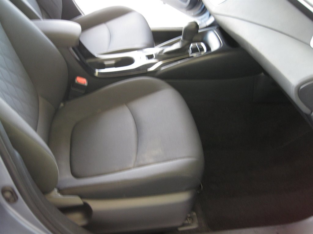 Used 2020 Toyota Corolla LE FWD image 24