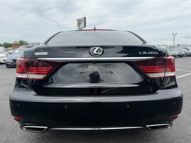 Used 2015 Lexus LS 460 w/ F Sport Package RWD image 4