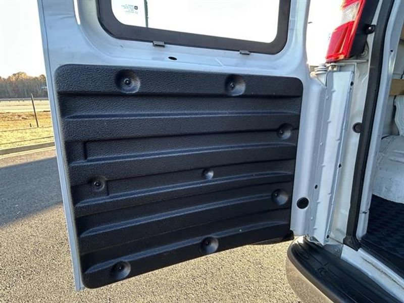 Used 2024 GMC Savana 2500 w/ Driver Convenience Package image 9
