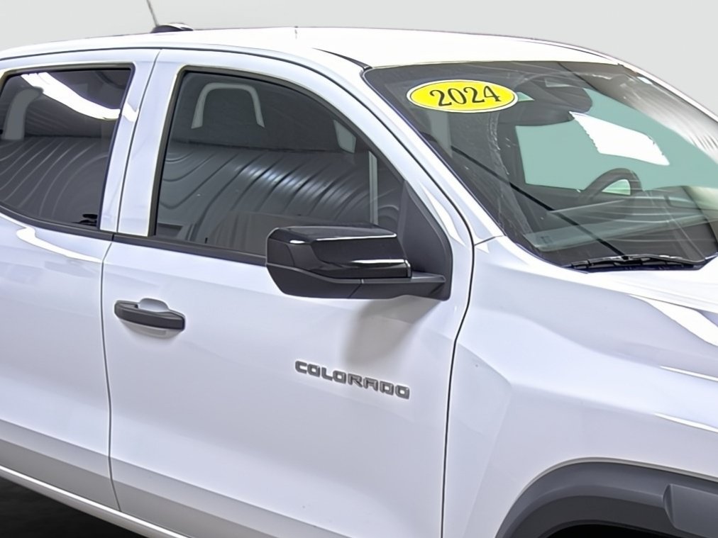 Used 2024 Chevrolet Colorado Trail Boss w/ Advanced Trailering Package AWD/4WD image 15