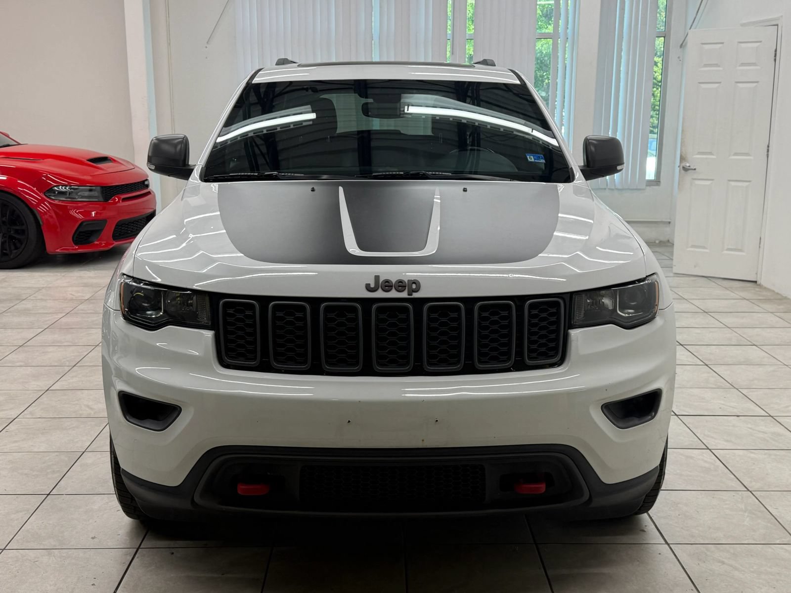 Used 2021 Jeep Grand Cherokee Trailhawk AWD/4WD image 2