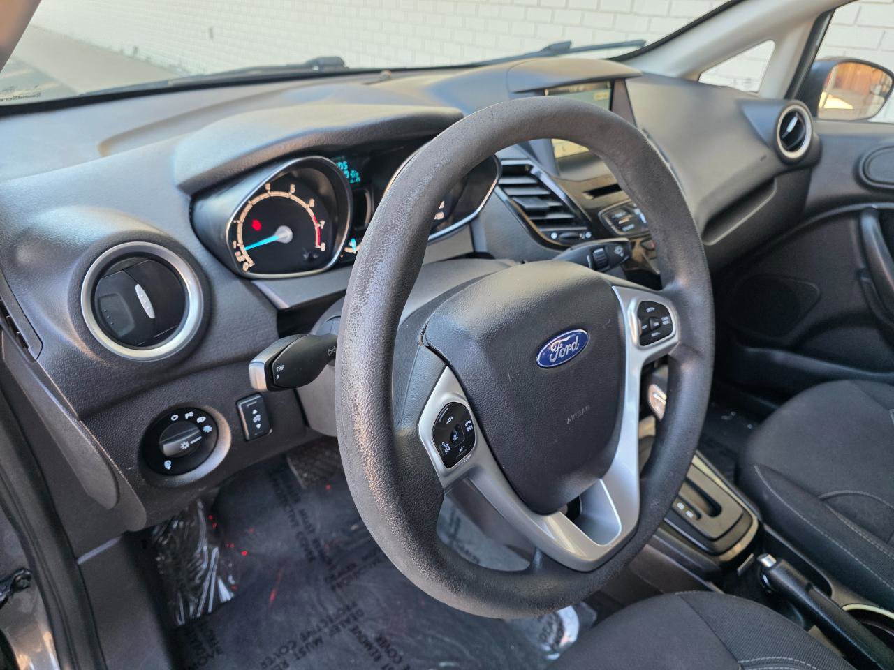 Used 2017 Ford Fiesta SE w/ Equipment Group 201A FWD image 8