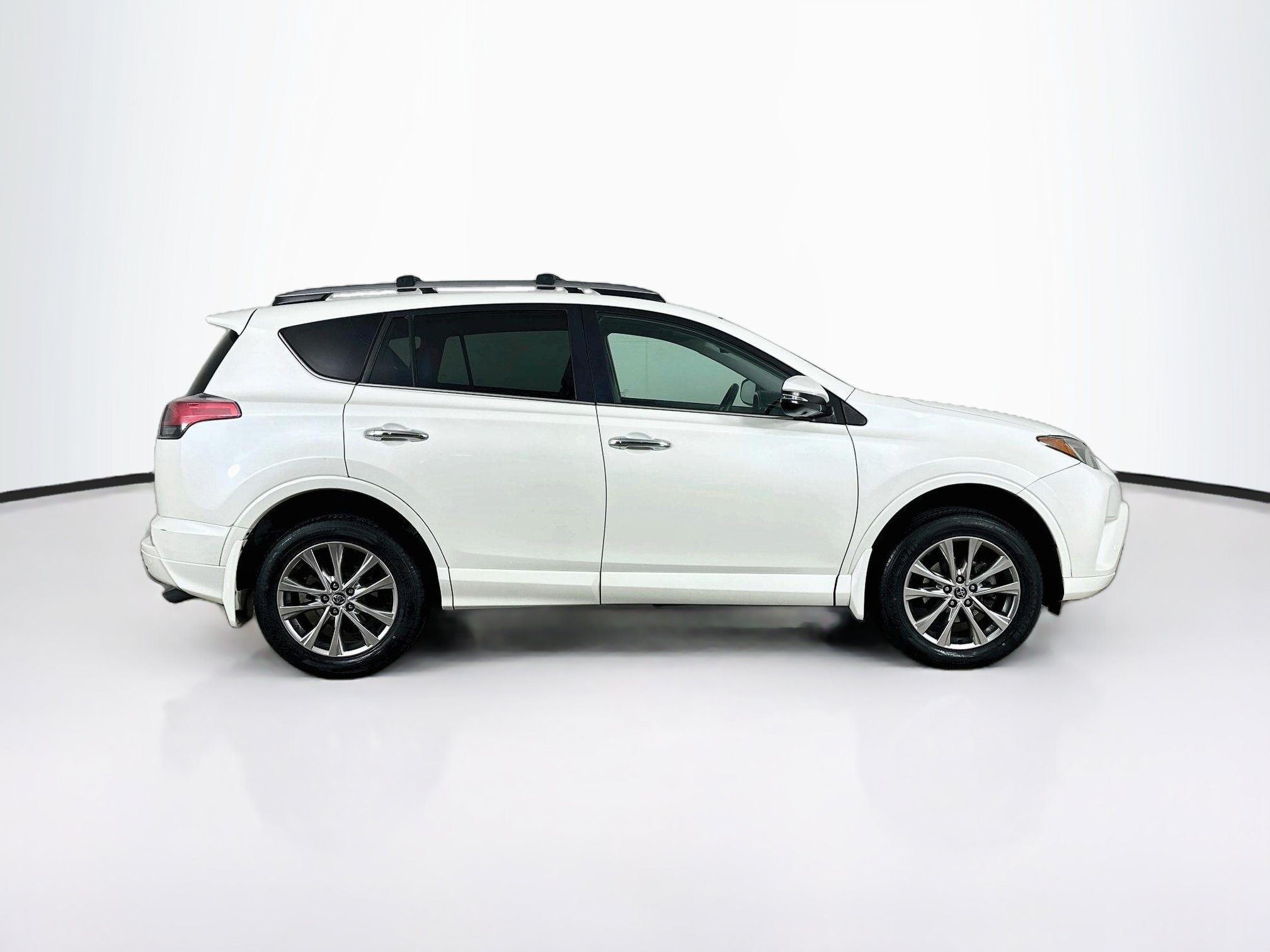 Used 2017 Toyota RAV4 Platinum FWD image 10
