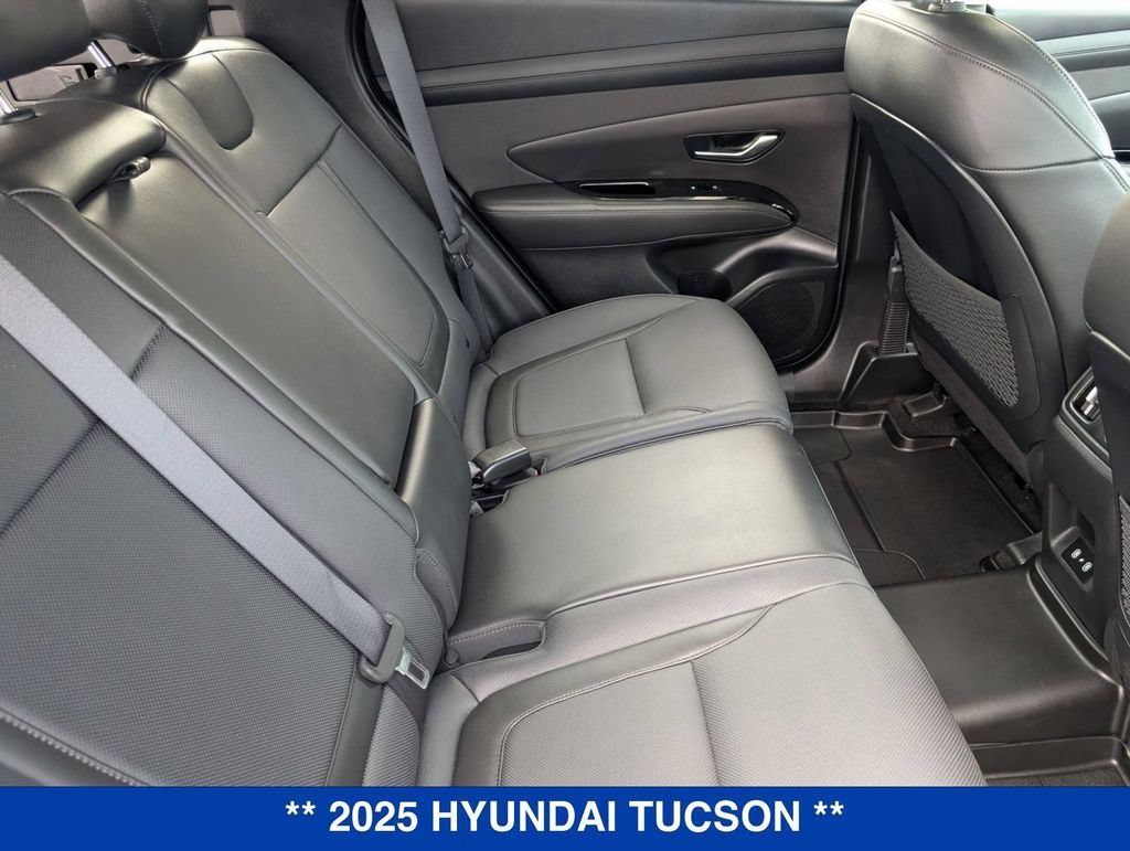 Used 2025 Hyundai Tucson Limited AWD/4WD image 32