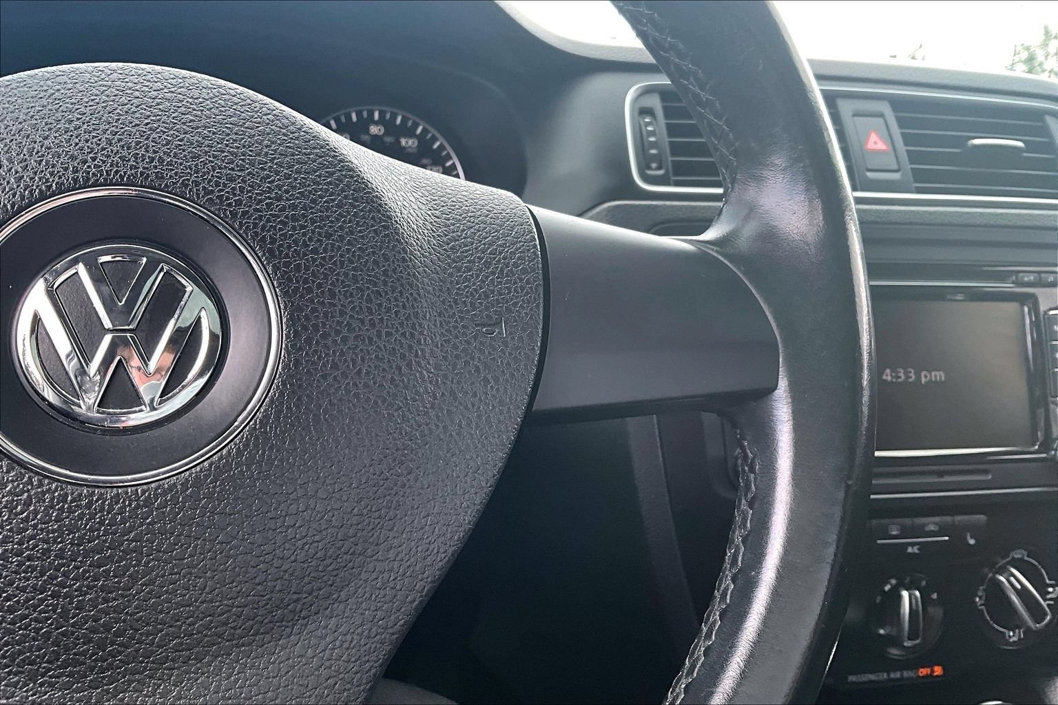 Used 2014 Volkswagen Jetta SE FWD image 12