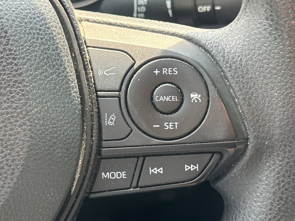 Used 2019 Toyota RAV4 XLE w/ Convenience Package FWD image 28