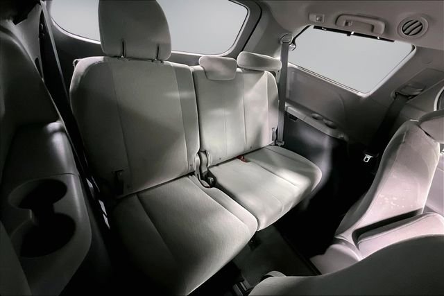 Used 2020 Toyota Sienna LE AWD/4WD image 25