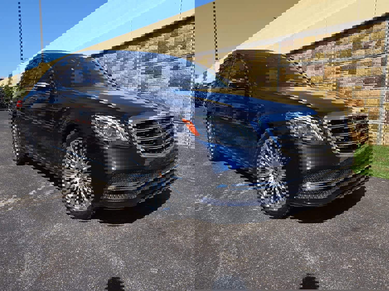 Used 2020 Mercedes-Benz S 560 4MATIC Sedan image 38