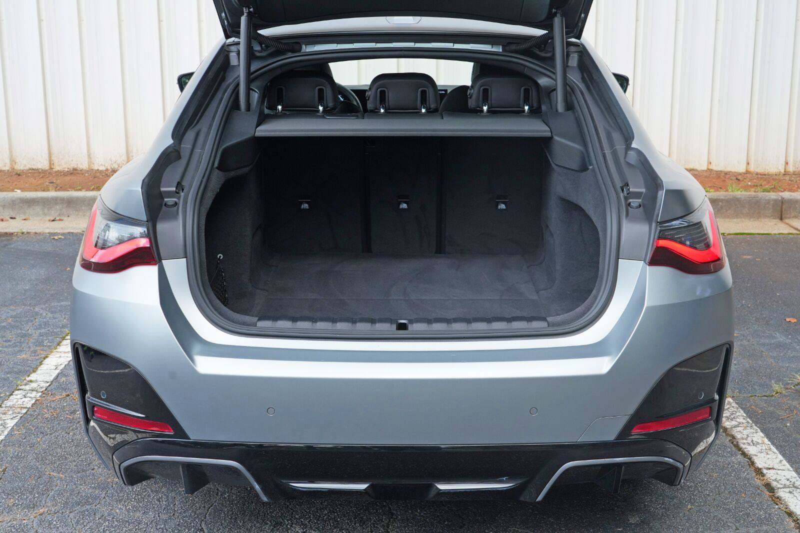 Used 2025 BMW i4 eDrive40 w/ M Sport Package RWD image 9