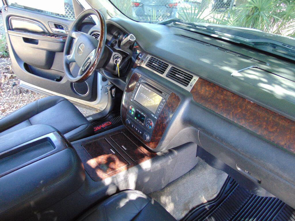 Used 2013 GMC Sierra 3500 Denali image 28