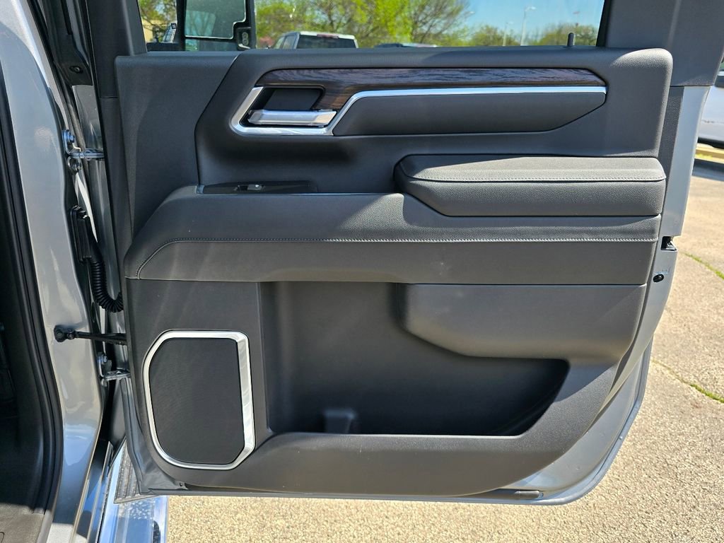 New 2026 GMC Sierra 2500 SLT w/ SLT Premium Package AWD/4WD image 30