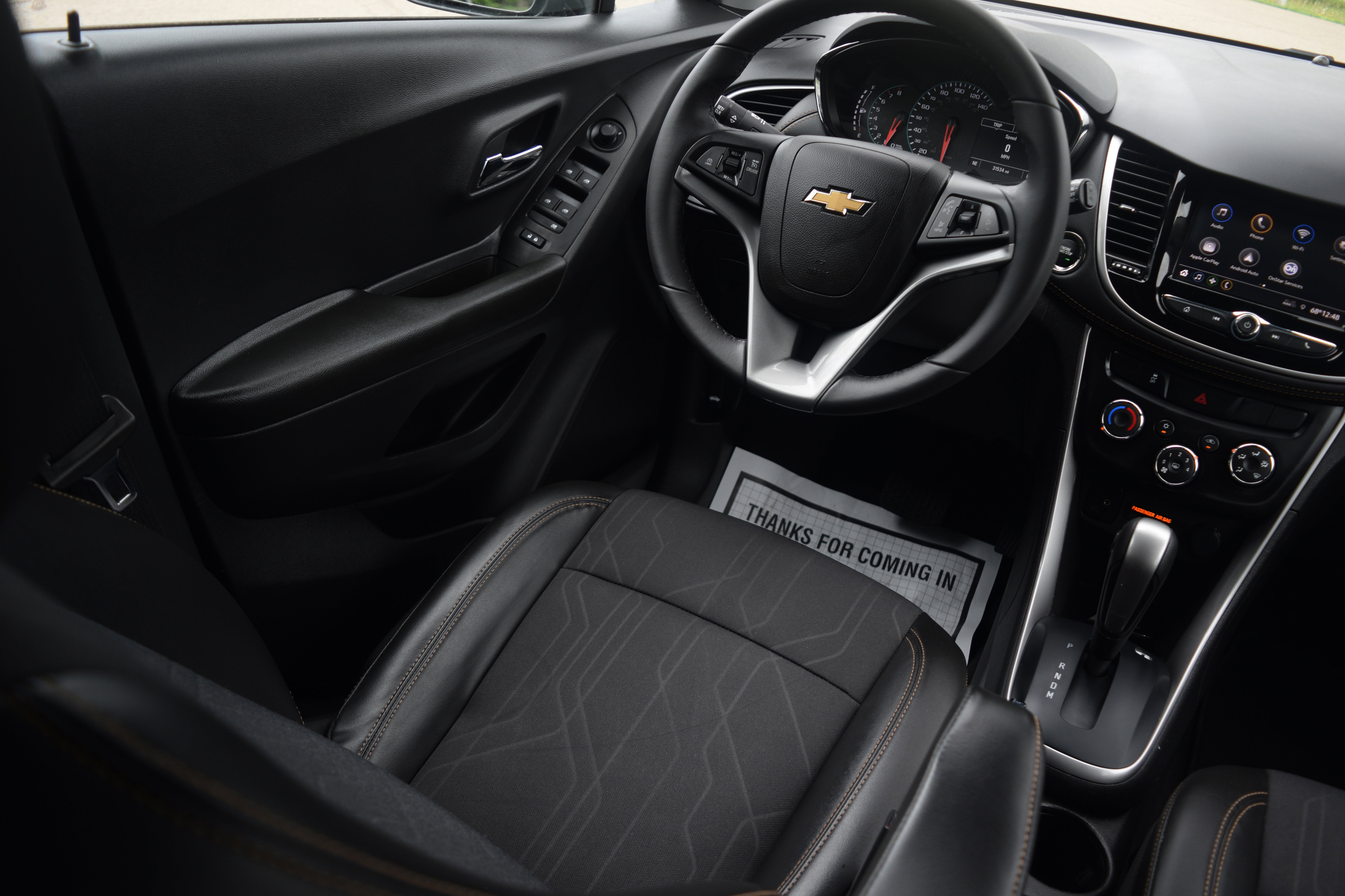 Used 2022 Chevrolet Trax LT w/ Midnight Edition image 2