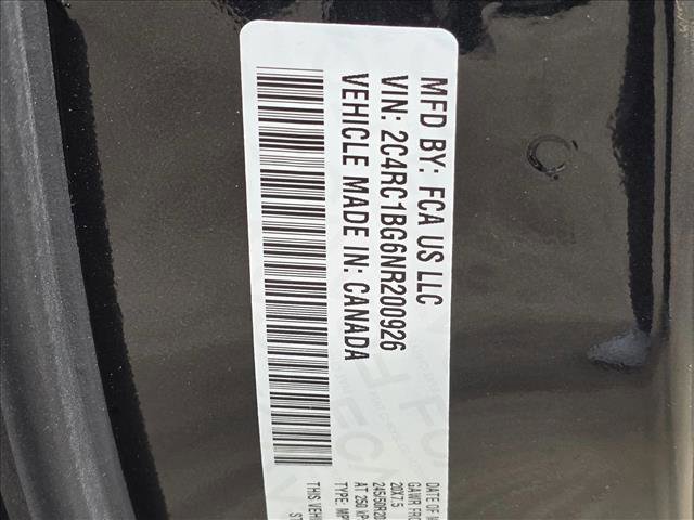 Used 2022 Chrysler Pacifica Touring-L w/ Uconnect Theater Family Group FWD image 21