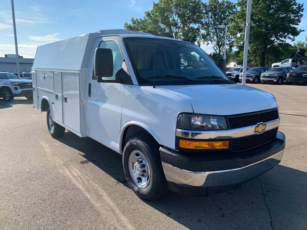 New 2025 Chevrolet Express 3500 Work Van w/ Power Convenience Package RWD image 9