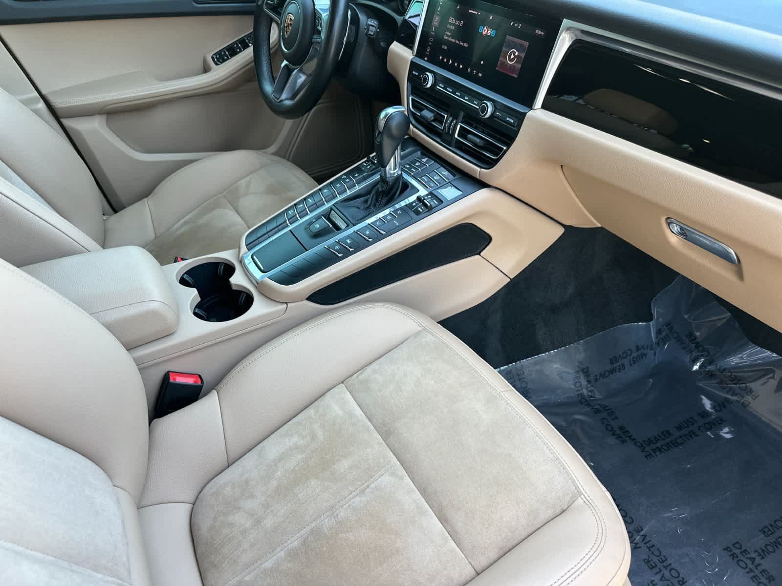Certified 2019 Porsche Macan AWD/4WD image 17